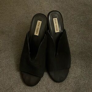 Steve Madden Suede block heel mule